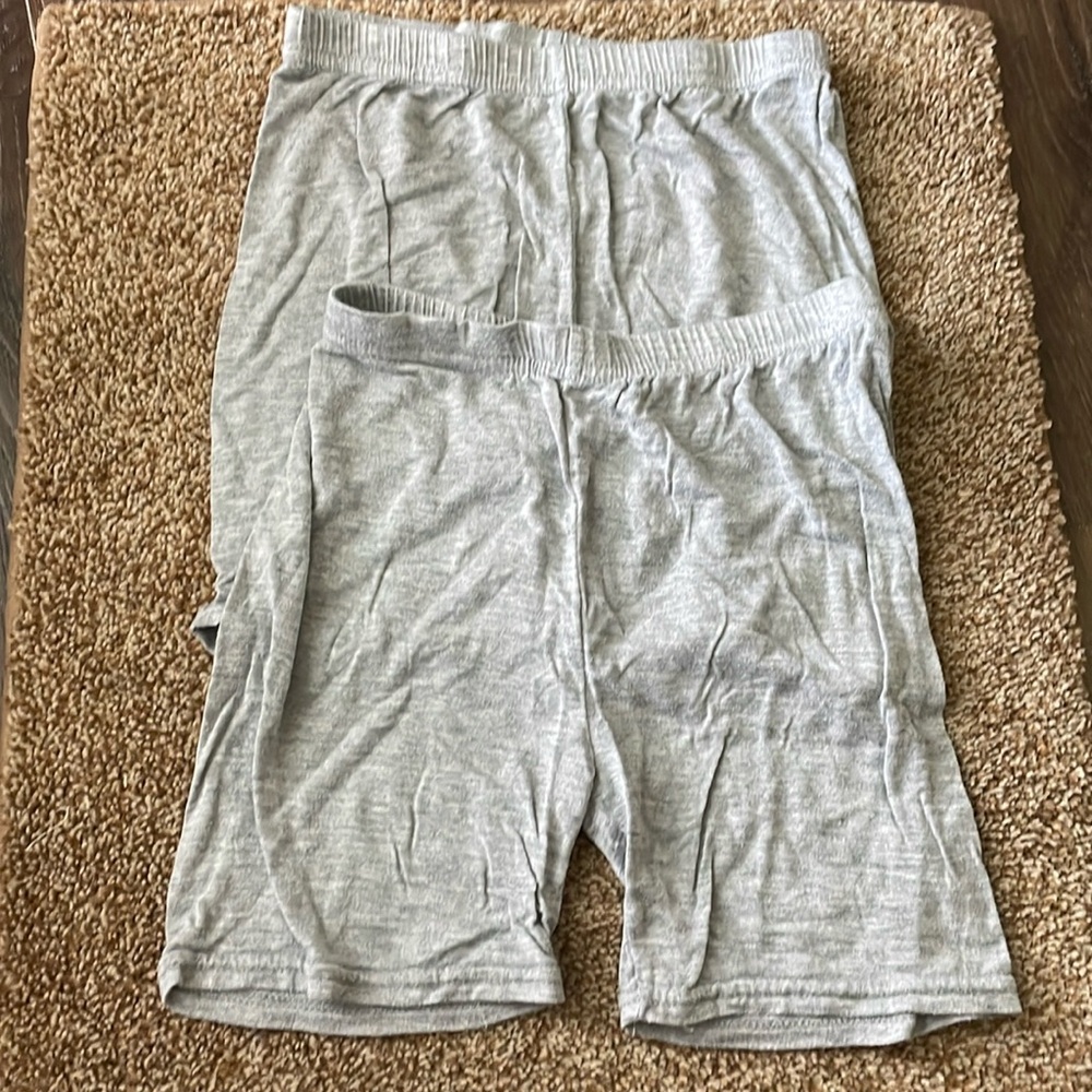 Girls Grey shorts 5-7